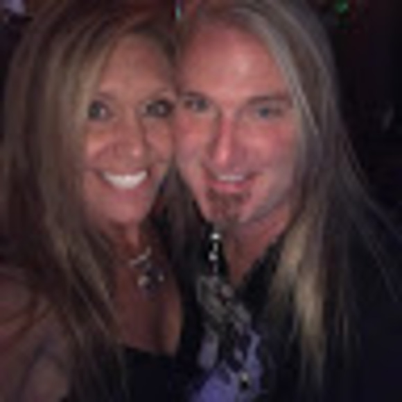 Meet your Posher, Julie - Picture 1 of 1